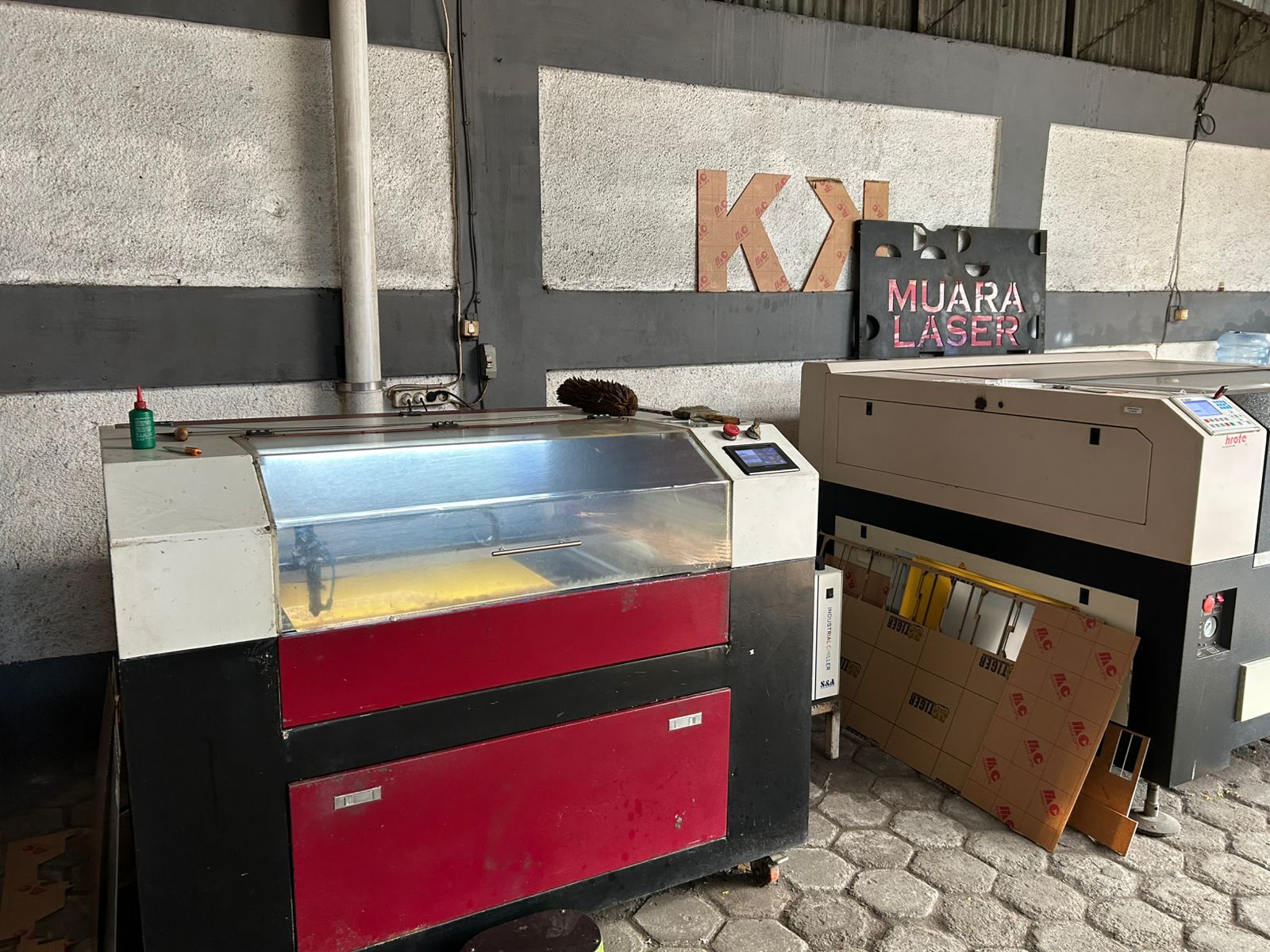 Tim ahli laser Muara Laser Bandung