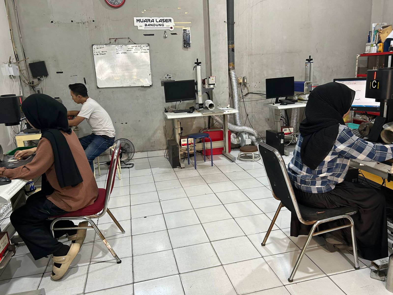 Workshop Muara Laser - Peralatan modern